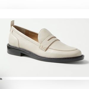 NWOB Ann Taylor Leather Penny Loafer Size 8.5